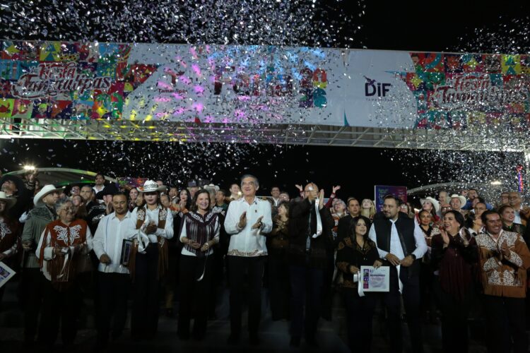 Inaugura Américo Villarreal Feria Tamaulipas 2026 con los 43 municipios y Grupo La Firma en Teatro del Pueblo