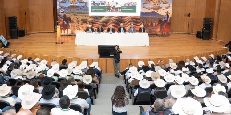Conmemoran ganaderos de México 90 años de la CNOG; reconocen a fundadores y líderes como Gustavo Torres Flores