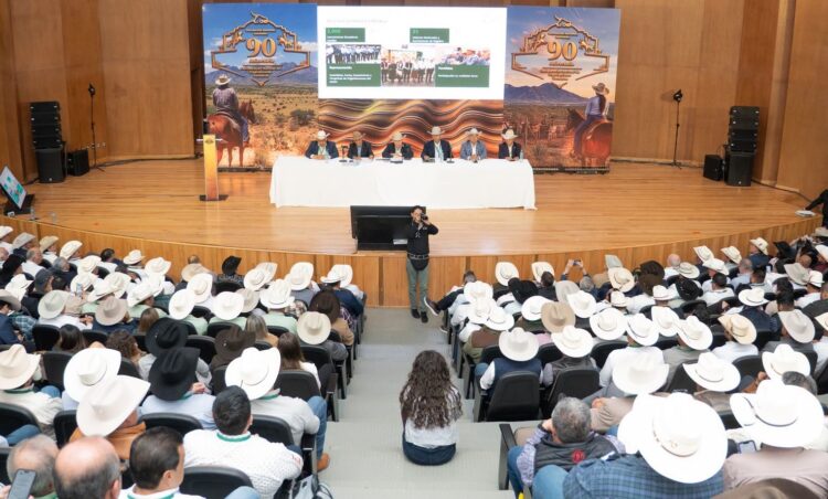 Conmemoran ganaderos de México 90 años de la CNOG; reconocen a fundadores y líderes como Gustavo Torres Flores