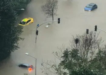 Estambul enfrenta graves inundaciones tras un temporal histórico