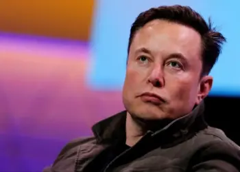 Musk anuncia donación de SpaceX para menores estadounidenses