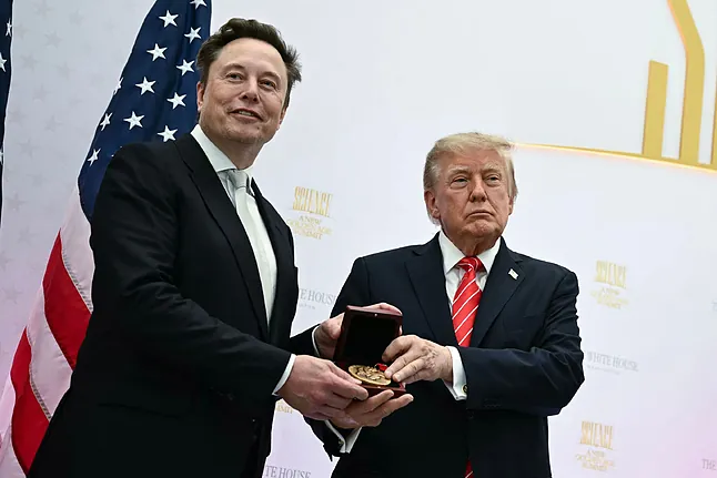 Musk restringe servicios satelitales usados por Ucrania