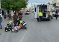 Motociclista herido al estrellarse en auto en el crucero del 5-Carrera Torres.