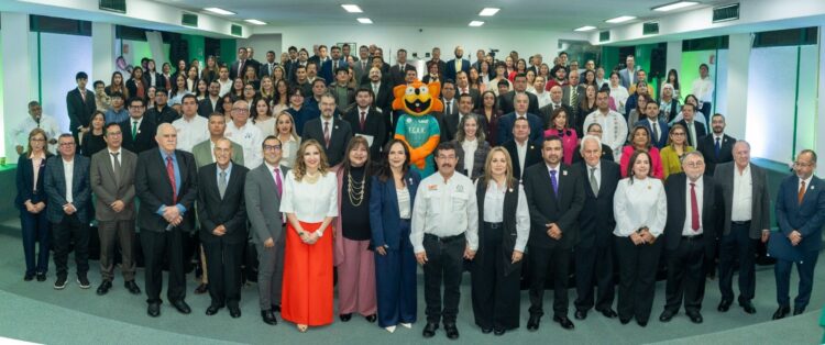 Encabeza el rector Anaya 59 Aniversario de la Facultad de Comercio y Administración Victoria