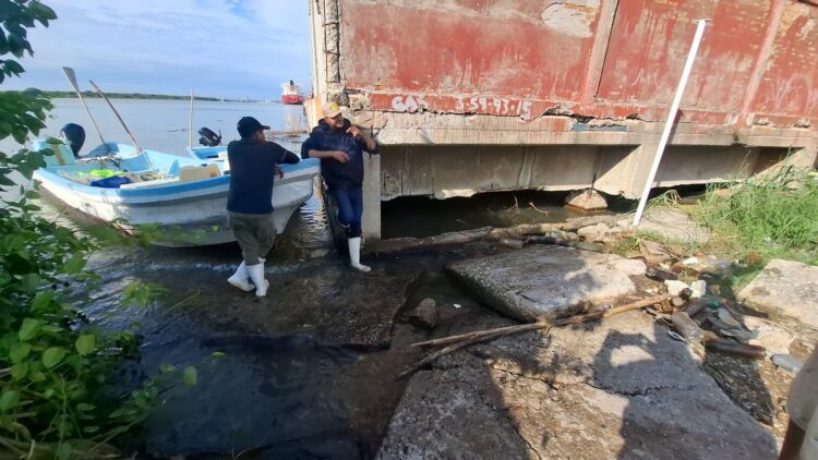 Contamina Pemex el río Pánuco