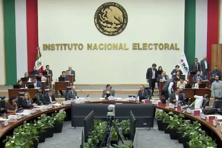 INE suspende nombramientos locales por vínculo con Taddei