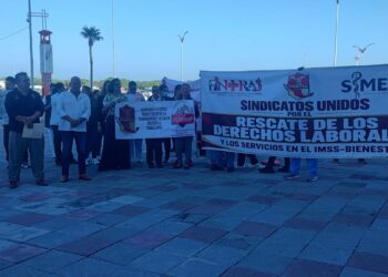 Exigen trabajadores de Salud igualdad laboral