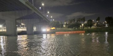 Instalan boyas fronterizas en el río Bravo