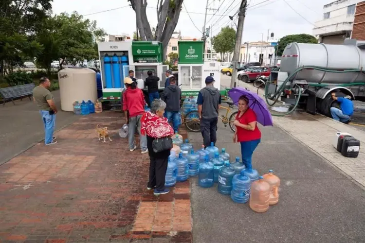 Inician el jueves tandeos de agua en Jalisco