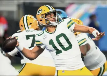 Packers vs Panthers: Green Bay gana 27-19