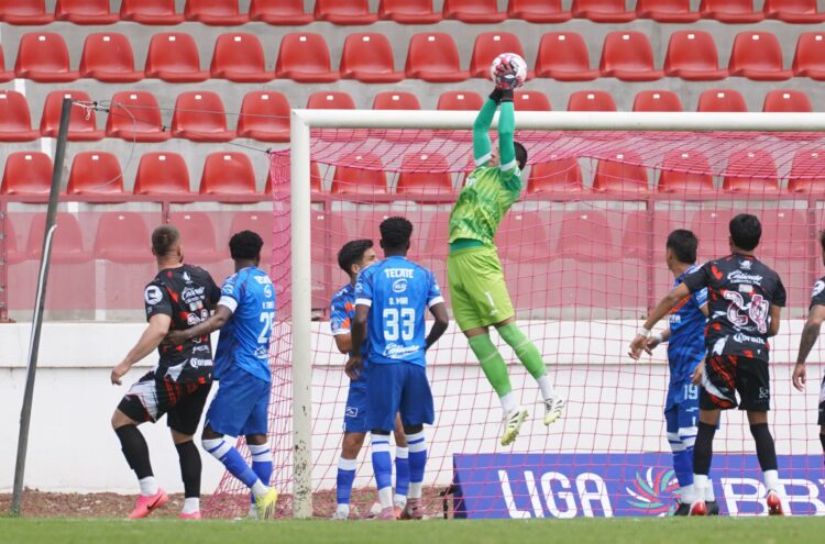 …Y El Coyote despluma 2-0 al Correcaminos; quedan fuera de liguilla en Tlaxcala