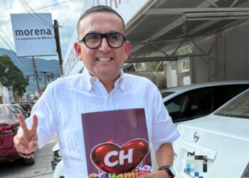 Dialoga Ciro Hernández con dirigente estatal de Morena, tras su registro para coordinación en Altamira