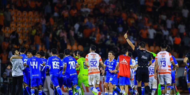 Violencia empaña partido de Correcaminos-Cruz Azul Hidalgo; cierran 0-0