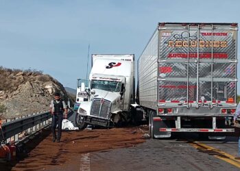 Padre muere en choque familiar en Ramos Arizpe