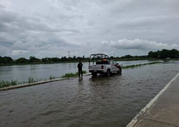 Vigilan zonas inundadas en Madero y Matamoros