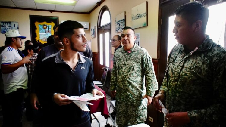 Realizan feria laboral en Soto la Marina