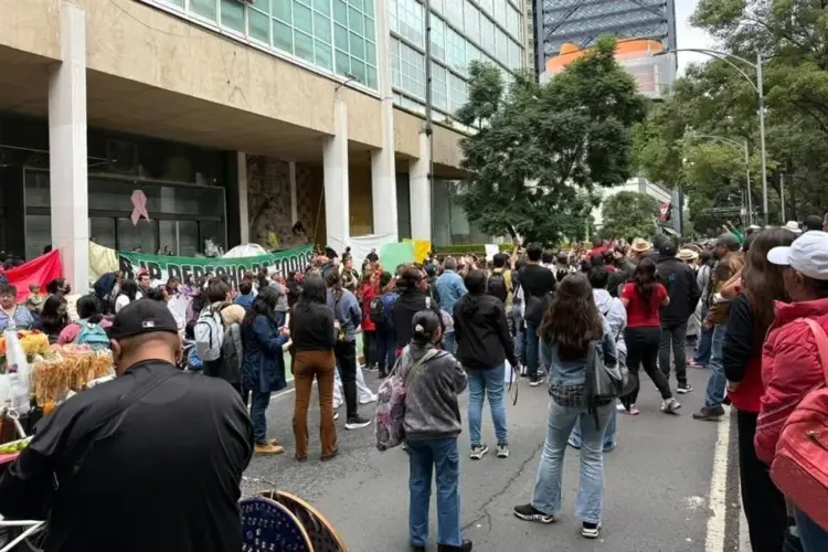 Vigilarán consulta sobre salarios en el IMSS