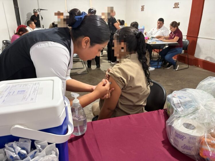 Atienden a menores que viven en CEDES Victoria