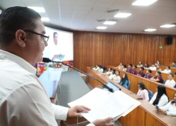 Dictan en la UAT conferencia sobre estrategias de paz en entornos universitarios