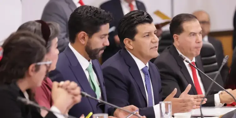 Hay 18 expedientes abiertos por irregularidades en contratos de proveedores del INE revela Contralor