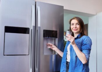 Refrigerador con congelador arriba: lo bueno y lo malo del diseño más vendido