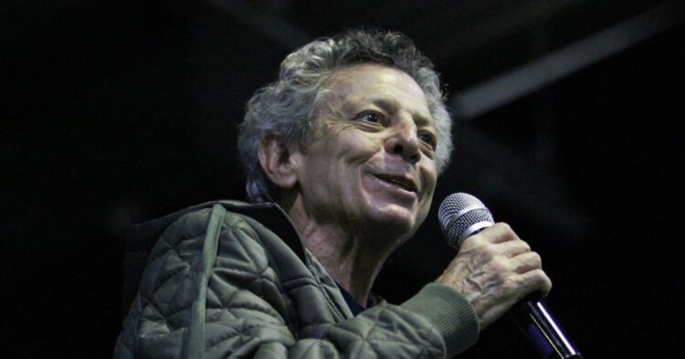 César Bono no ha perdido un ojo, aclara su hijo Leonardo Bono