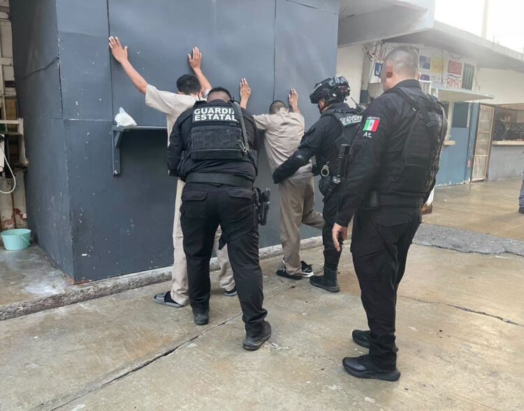 Catean penal de Reynosa, decomisan objetos