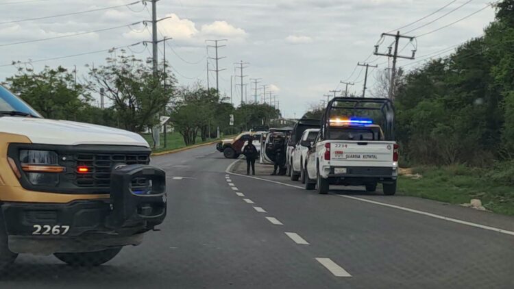 Detienen a tres con armas tras persecución en Victoria