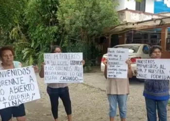Denuncian descarga de aguas negras en Madero