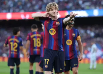 Anthony Gordon brilla y estrena gol con el Barcelona