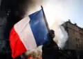 Francia teme nuevos saqueos y refuerza la seguridad