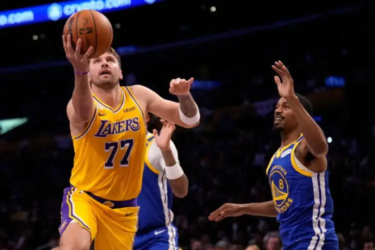 Luka Doncic y Walker Kessler brillan en triunfo de Lakers