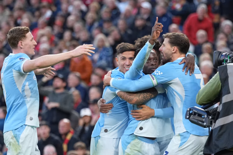 Manchester City golea y humilla al Liverpool