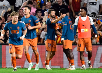 Aguirre debuta y Valencia sigue en problemas