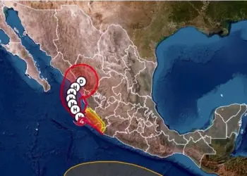 Suspenden Colima y Nayarit clases por huracán Simon