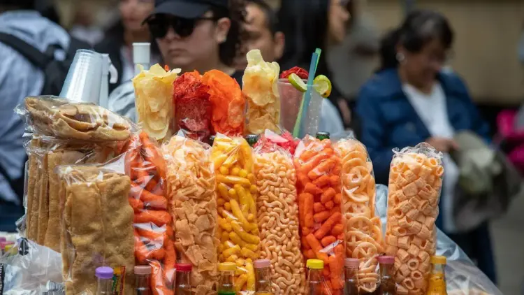 Corte avala prohibición de comida chatarra en universidades