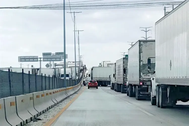 Expertos piden combatir huachicol fiscal en aduanas
