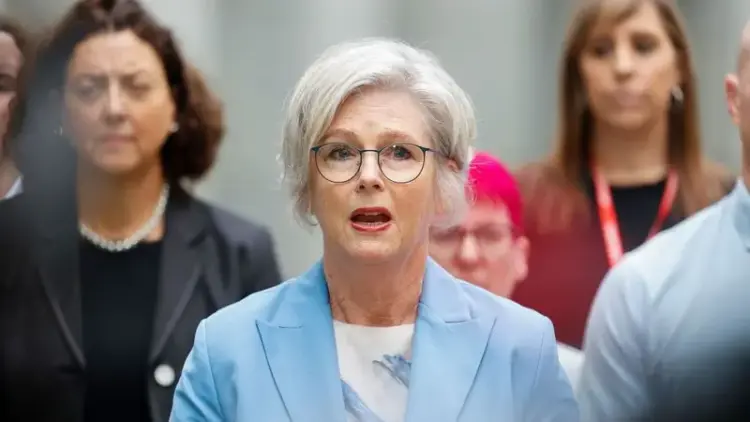 Diputada australiana Helen Haines está en estado crítico