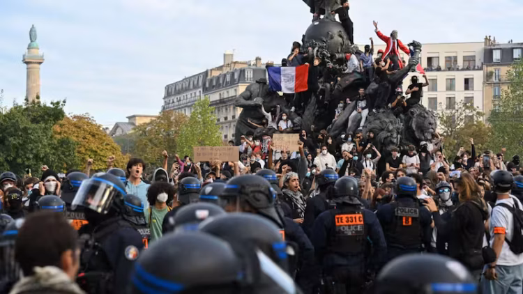 Macron anuncia medidas tras ola de violencia en Francia