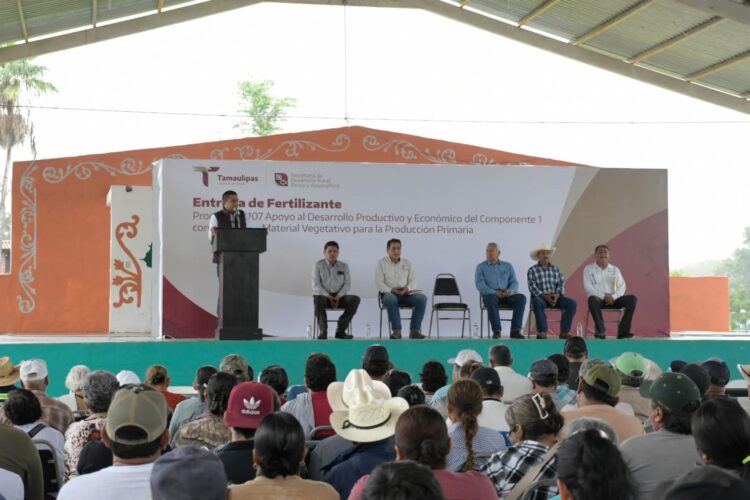 Impulsan productividad citrícola con entrega de fertilizante en Güémez