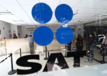 Retrasos del IMSS provocan cobros indebidos del SAT a pensionados