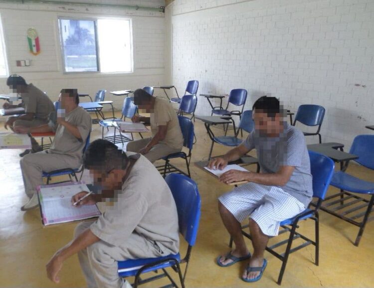 Enseñan a leer y escribir a internos del CEDES Altamira