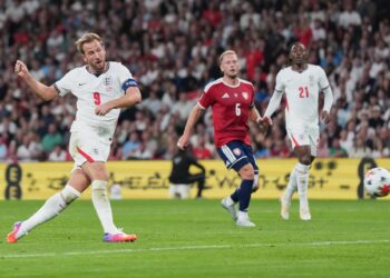 Inglaterra golea 3-0 a República Checa