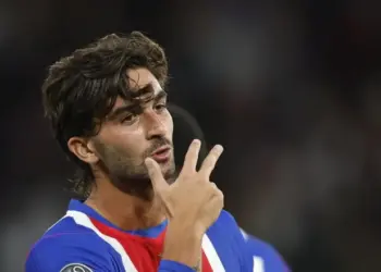 ¡Ferran Torres conquista su primer premio con el PSG!