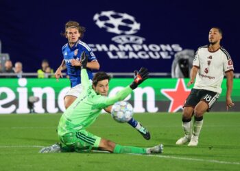 Nico Paz brilla en la goleada del Como al Manchester United