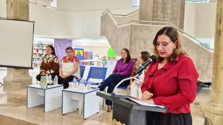 Presentan Paty Chávez y Sanjuanita Martínez libro La Huasteca de Tamaulipas en la Décima