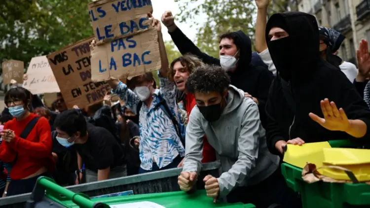 Disturbios en París: miles protestan por la crisis educativa