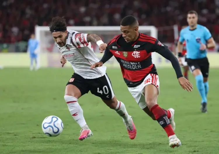 Muslera salva a Estudiantes y lo lleva a la final de Libertadores