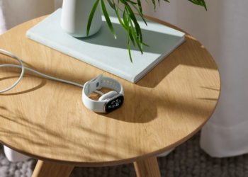 Google lanza Fitbit Edge, su nueva pulsera de actividad