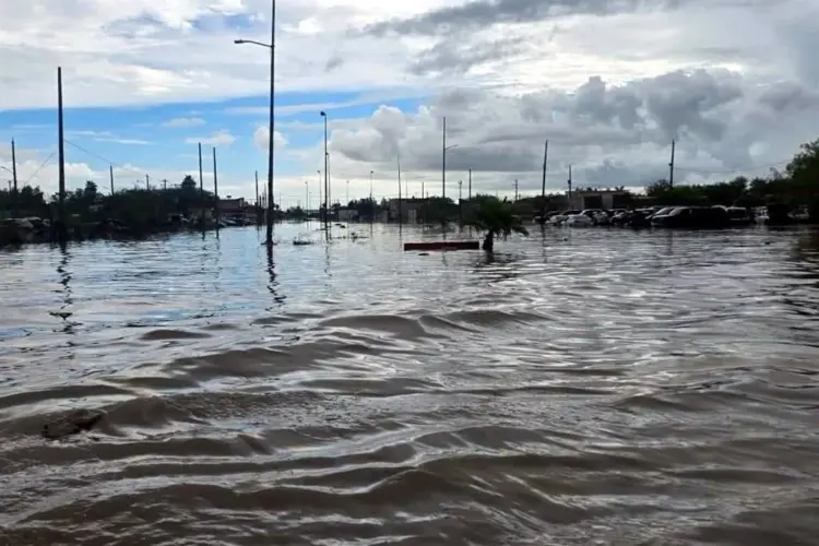 Lluvias dejan a Matamoros bajo el agua